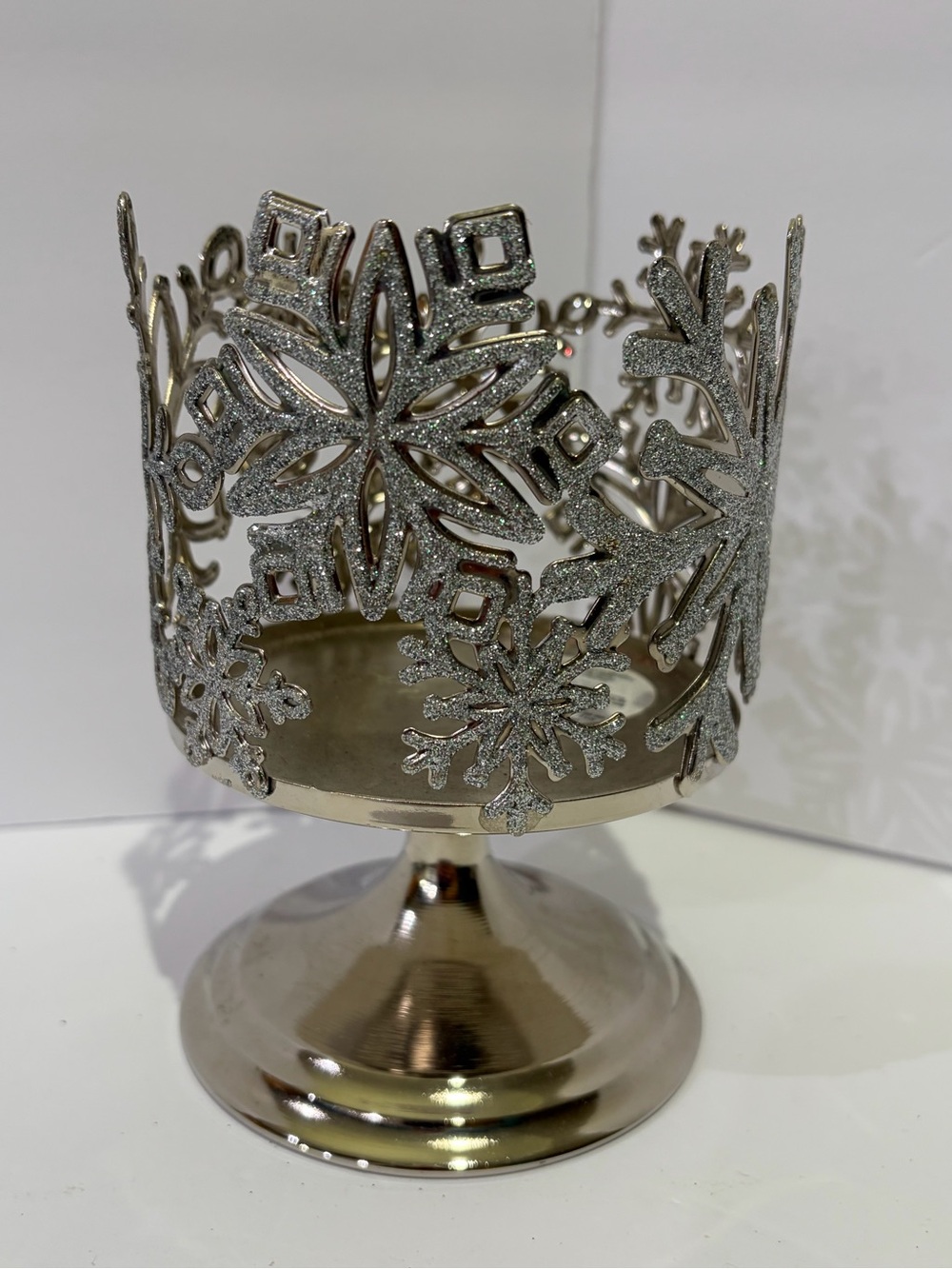 2022 Bath & Body Works Sparkly Geo Snowflakes Pedestal Candle Holder